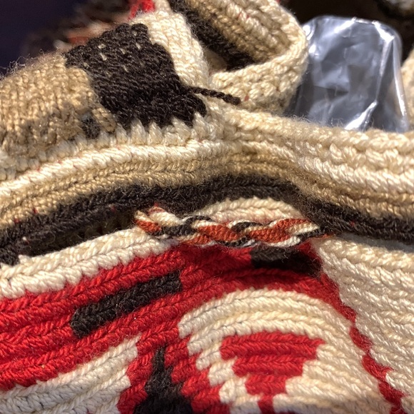 Wayuu Taya Handwoven Boho Chic Bucket Bag - Picture 5 of 7